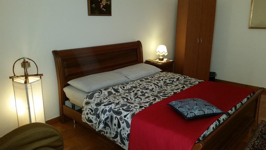 Lian Room B&B カゼルタ 部屋 写真