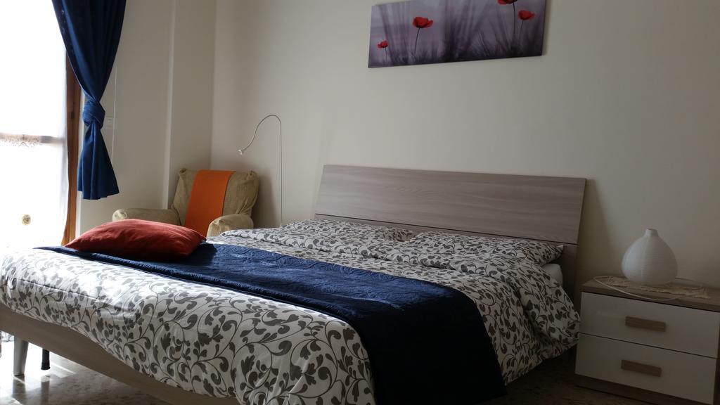Lian Room B&B カゼルタ 部屋 写真